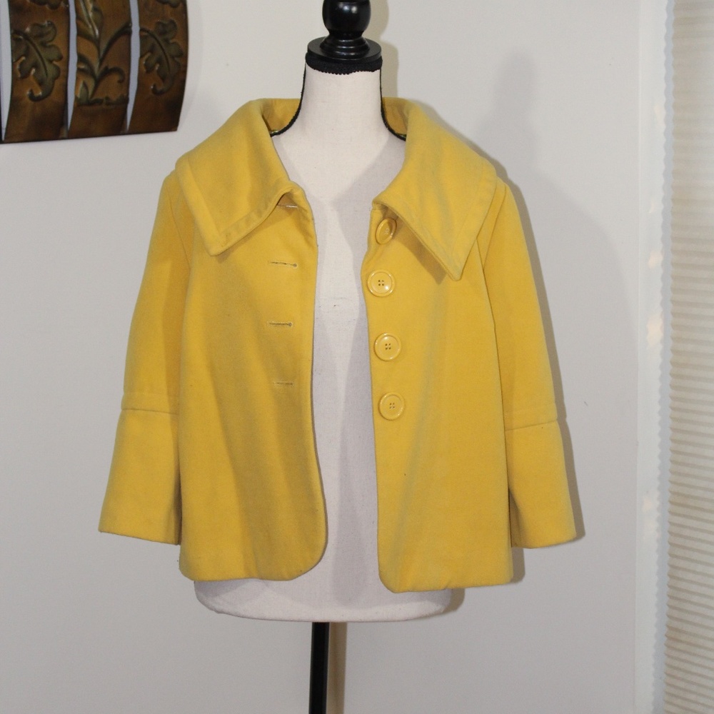 23rdst,  yellow collar jacket with 3/4 sleeves - Picture 2 of 10